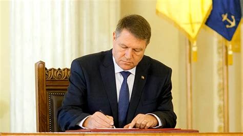 Ce pensie poate avea Klaus Iohannis după 42 de ani de muncă La ce