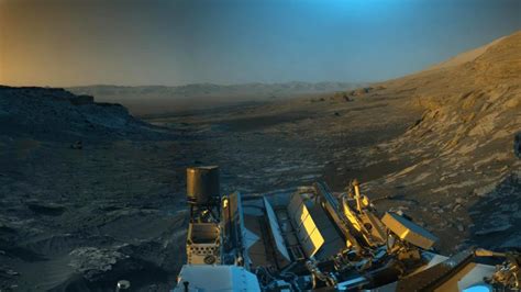 NASA’s Curiosity Rover Sends a Beautiful Picture Postcard From Mars