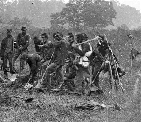 Burial detail at Antietam, a never ending task until the wars end ...