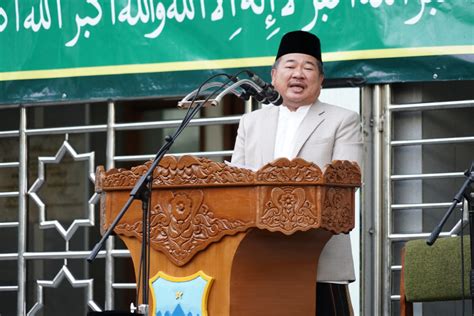 Buapti Garut Dan Ratusan Masyarakat Laksanakan Shalat Idul Adha Di Alun