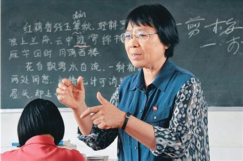 【学习张桂梅精神】张桂梅：“燃灯校长”送1800多名女孩出深山政务澎湃新闻 The Paper