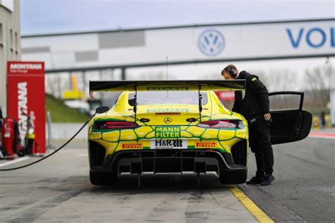 International Gt Open Mann Filter Team Landgraf Gibt Deb T In Estoril