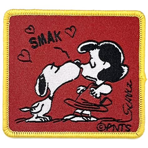 送料無料 ワッペン スヌーピー Smak ルーシー キス 四角 刺繍 アイロン キャラクター パッチ アップリケ Snoopy ブランド