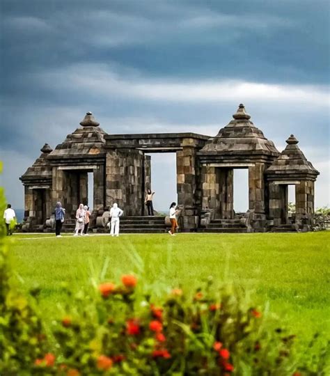 Candi Ratu Boko Panorama Dalam Balutan Sejarah Thana