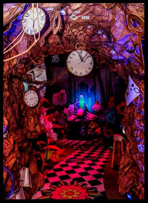 Pin by Kro Holz on decoración in 2024 Dark alice in wonderland Alice