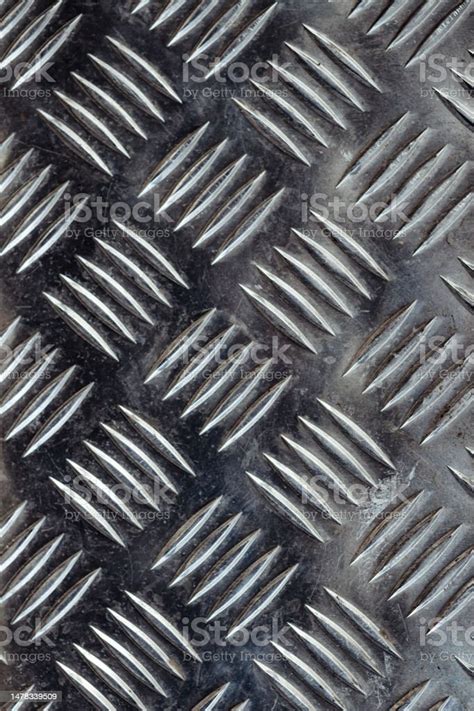 Seamless Metal Floor Plate With Diamond Pattern Anti Slip Stainless