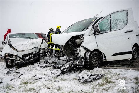 Schwerer Verkehrsunfall Mit Verletzten Auf B42 Bei Stadt Haag Im Bezirk