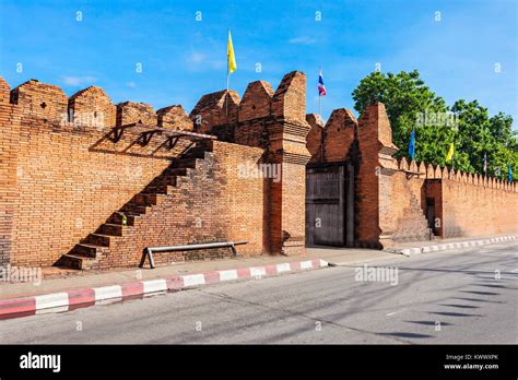 Tha Phae Gate Of Old City In Chiang Mai Thailand Stock Photo Alamy