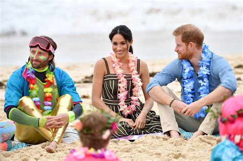 Royal Tour Day 4 Meghan Is Barefoot On Bondi Beach And Prince Harry