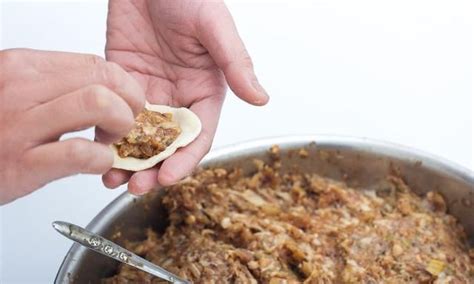 羊肉饺子怎么调馅羊肉大葱馅饺子 闪电鸟