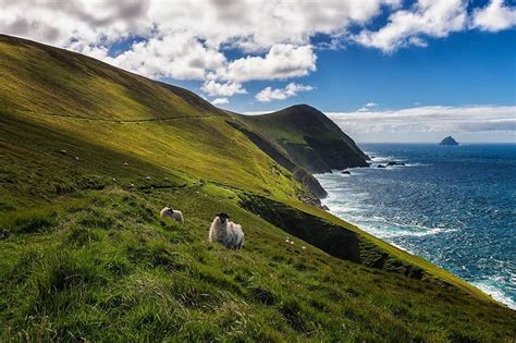 Great Blasket Island (An Blascaod Mór) - Wild Atlantic Way