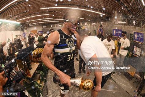 3,028 Milwaukee Bucks Champions Stock Photos, High-Res Pictures, and ...