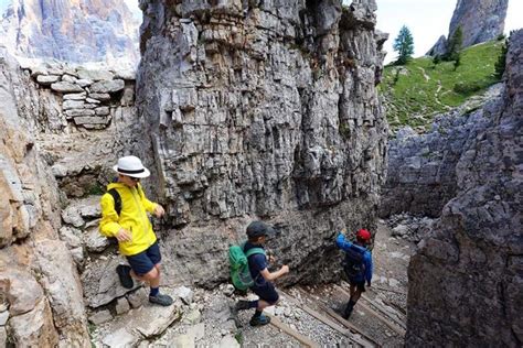 Cinque Torri, Dolomites: Easy Hike with Best Views (+Map & Info)