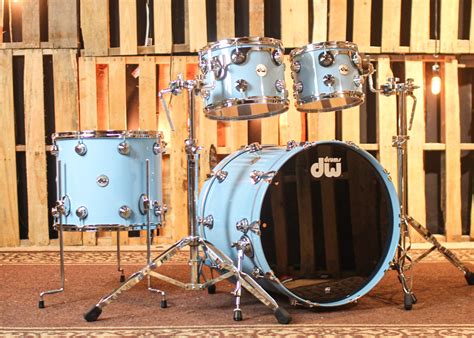 Dw Collectors Maple Mahogany Solid Sky Blue Drum Set 22101216