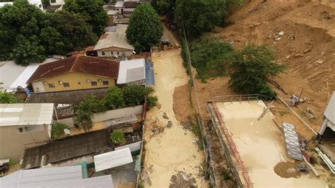 Sobe Para 73 Número De Ocorrências Causadas Pela Chuva Em Manaus Duas