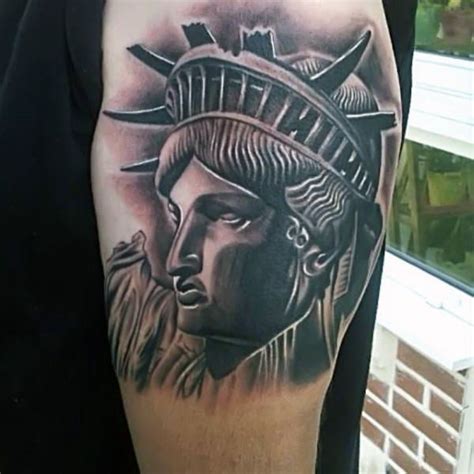 82 Tatuajes De La Estatua De La Libertad Con El Significado