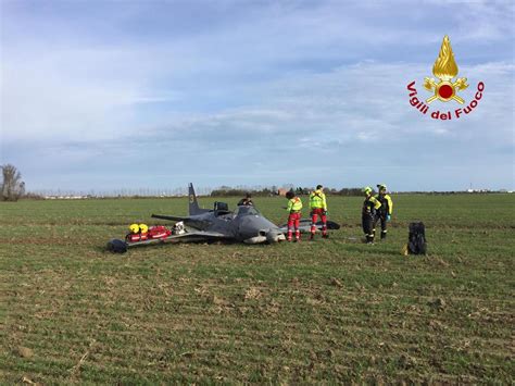 Aereo Si Schianta A Caorle Due Morti Giallo Sulle Cause