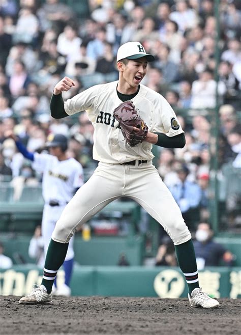 【センバツ】報徳学園wエース必勝リレーで決勝 今朝丸裕喜「『絶対俺に任せろ』という気持ち」 センバツ写真ニュース 日刊スポーツ