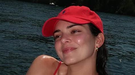 Kendall Jenner Looks Red Hot In Tiny String Bikini While Enjoying
