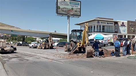 Paraliza el tráfico mega fuga de agua en el Periférico de la Juventud