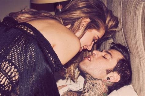 Fedez Festeggia Il Compleanno Chiara Ferragni Lo Sorprende Con Una