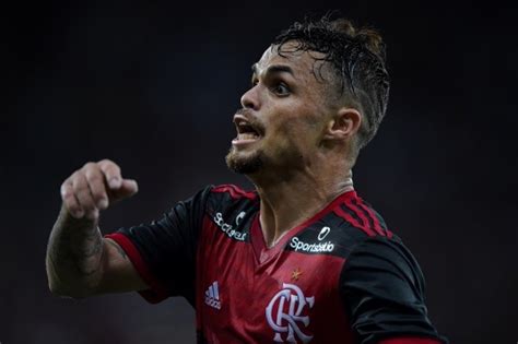 Al Hilal topa negociar Michael Flamengo é esquecido e destino pode