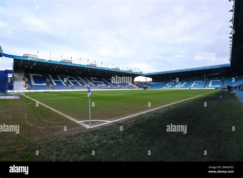 Sheffield Uk St Jan A General View Of Hillsborough Home Of