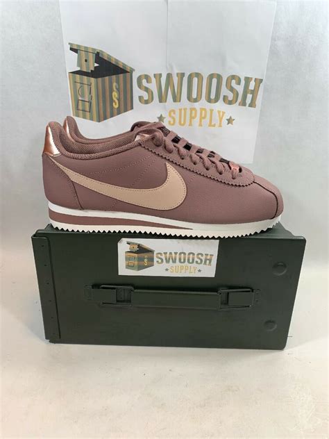 Nike Womens Classic Cortez Leather Lifestyle Shoes 2018 Smokey Mauve