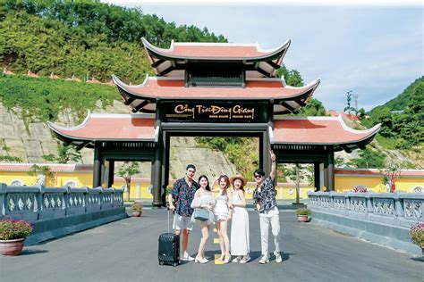 quy nhon khu du lich cong troi dong giang  ngay  dem kiet tac