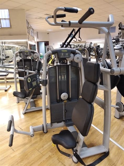 Vertical Traction Technogym Selection Smile Wellness