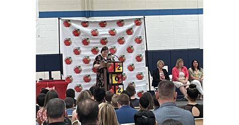 Appleby Elementary Schools Holds Promotion Ceremony At Memorial Middle