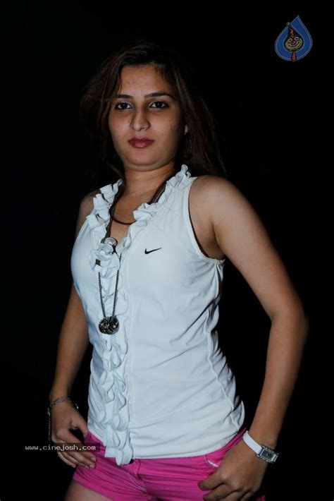 Zara Hot Stills Photo Of