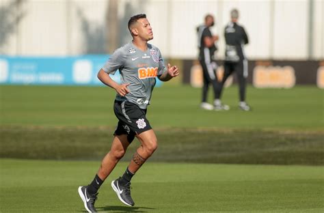 Mais um Cuiabá acerta o lateral esquerdo Sidcley ex Corinthians e