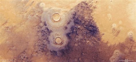 Strange Polygon Structures Discovered Buried Underneath The Surface Of Mars Iflscience