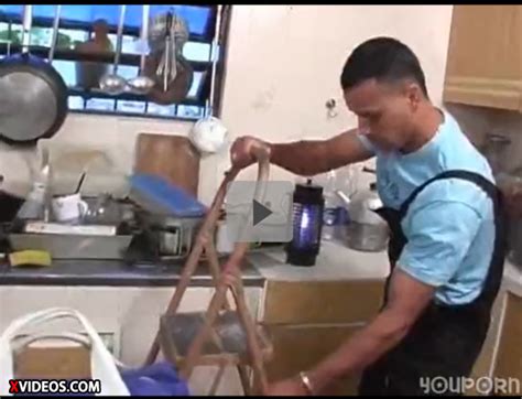 GAY HOT Eletricista Pauzudo Mete A Pica Grossa