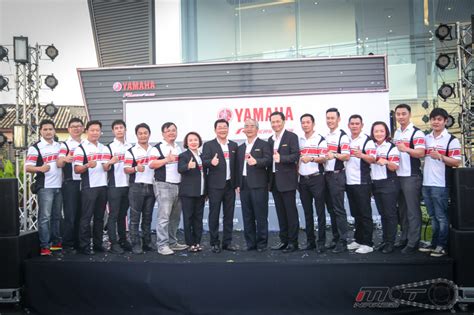 อลงการ ยงใหญ กบภาพบรรยากาศงาน Grand Opening โชวรมใหม Yamaha