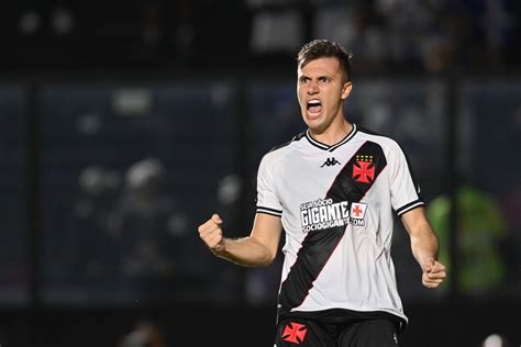 No Sufoco Vasco Passa Pelo Gua Santa Nos P Naltis Fim De Jogo