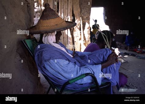 A man from the Peul or Fula ethnic group of Mali, West Africa Stock Photo - Alamy