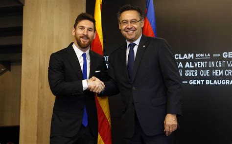 Lionel Messi Signe Son Nouveau Contrat Avec Le FC Barcelone Jusqu En 2021