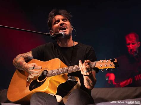 Fabrizio Moro L Intimo Viaggio Musicale Al Teatro Augusteo