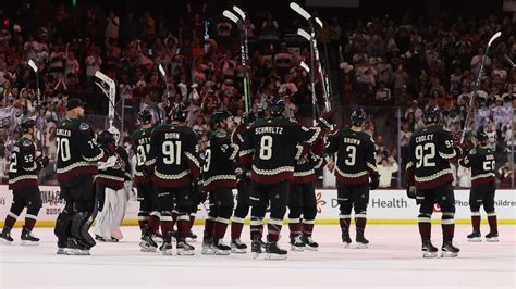 Coyotes finish season on emotional night in Arizona | NHL.com