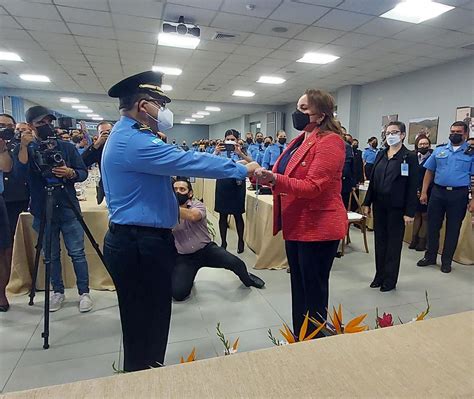 Realizan Traspaso De Mando De La Polic A Nacional Y Conversatorio De La