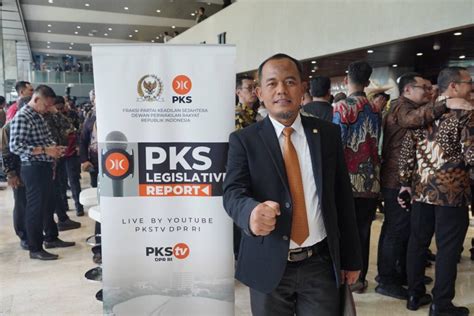 Gula Pahit Bagi Indonesia Fraksi Pks