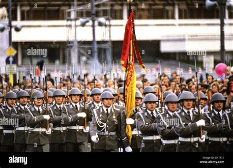 Nva Parade Stockfotos Und Bilder Kaufen Alamy