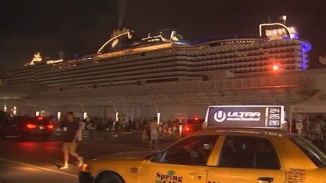 Fatal boat crash delays Miami cruise ships for hours