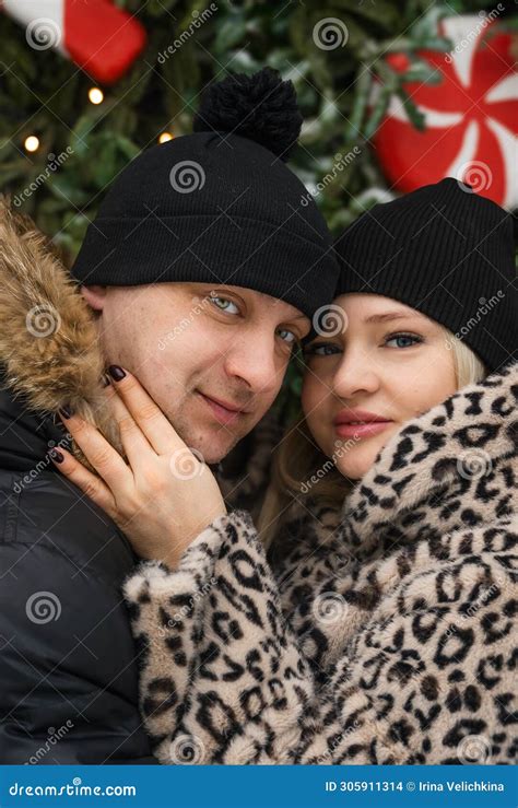 Love Romantic Couple Lovestory Man Hugging Woman Kissing Girl In