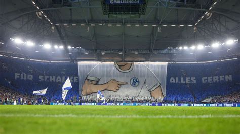 Ultras Choreo Hat Folgen Schalke 04 Zieht Nach Polizei Vorwürfen