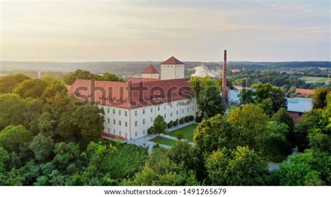 92 Weihenstephan Brewery Images, Stock Photos, 3D objects, & Vectors | Shutterstock