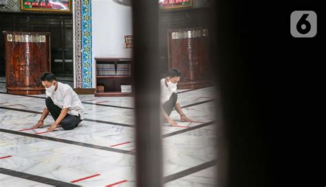 FOTO Persiapan Masjid Cut Meutia Gelar Salat Idul Adha Foto Liputan6