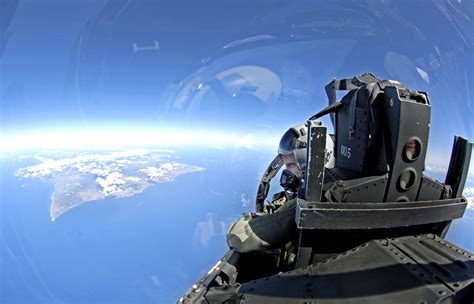 View from the cockpit of an F-15 : pics